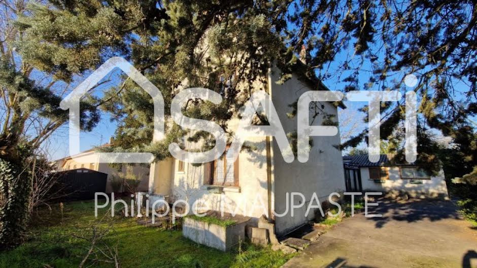 Vente maison 5 pièces 102 m² à Dun-sur-Auron (18130), 75 000 €