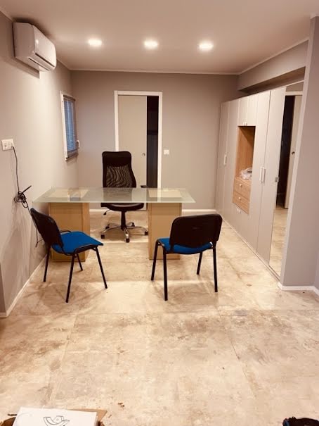 Location  locaux professionnels   à Sanary-sur-Mer (83110), 630 €