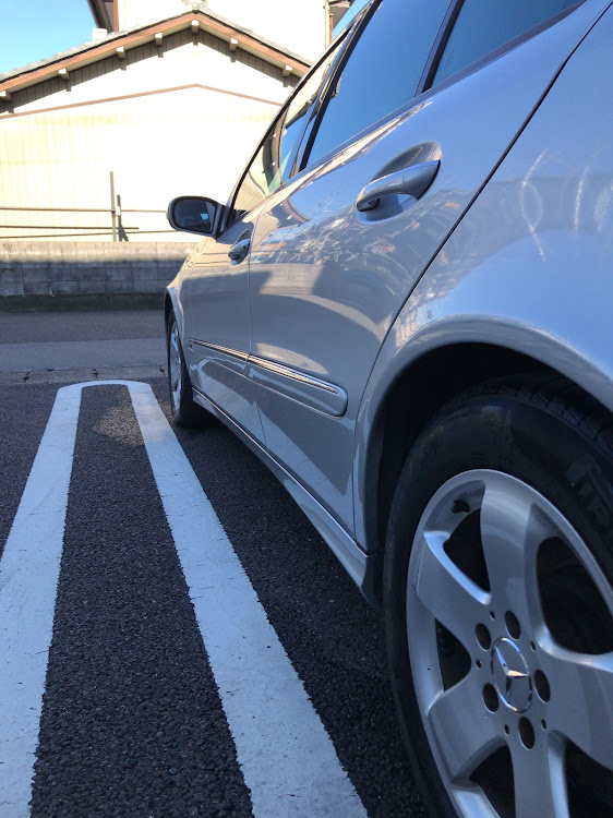 Eクラス セダンのベンツEクラス・洗車・E280に関するカスタム事例の投稿画像1枚目