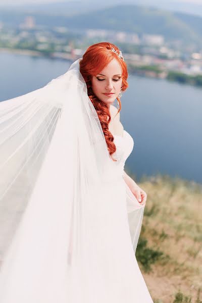 Bryllupsfotograf Lidiya Beloshapkina (beloshapkina). Bilde av 4 august 2015