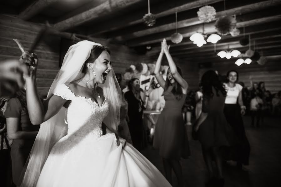 Fotógrafo de casamento Roman Bogroveckiy (bogruk). Foto de 19 de dezembro 2017