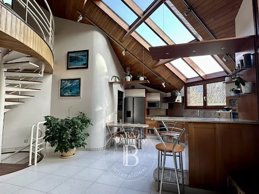 House with pool 3