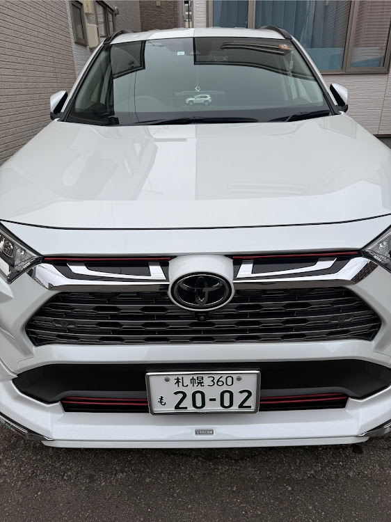 RAV4のRAV4モデリスタフロントグリルガーニッシュ・RAV4に関するカスタム事例の投稿画像1枚目