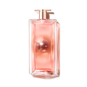 Lancôme’s third addition to the Idôle fragrance tribe, Idôle Aura.