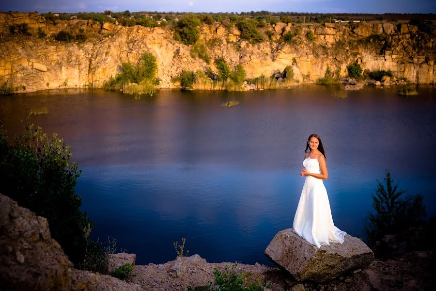 Fotógrafo de casamento Viktoriya Sklyar (sklyarstudio). Foto de 19 de setembro 2017