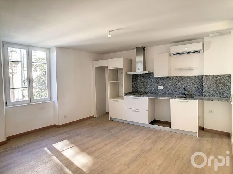 Location  appartement 2 pièces 61 m² à Terrasson-Lavilledieu (24120), 790 €