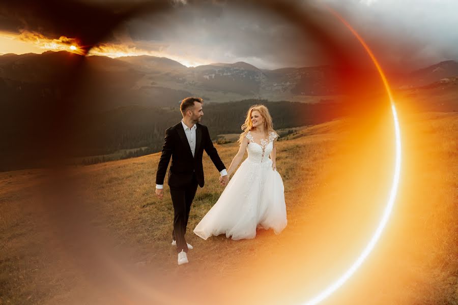 Huwelijksfotograaf Sergiu Irimescu (silhouettes). Foto van 3 augustus 2022