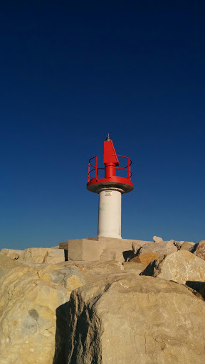 Phare Rouge Nouveau Port