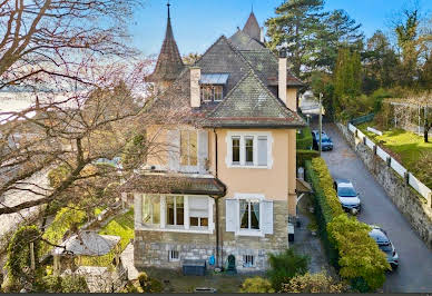 House with garden and terrace 2