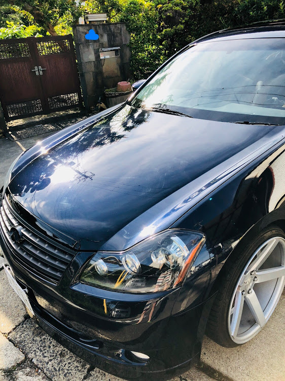 フーガの手洗い洗車・50フーガ・レッドメモリー・エムズガレージに関するカスタム事例の投稿画像1枚目