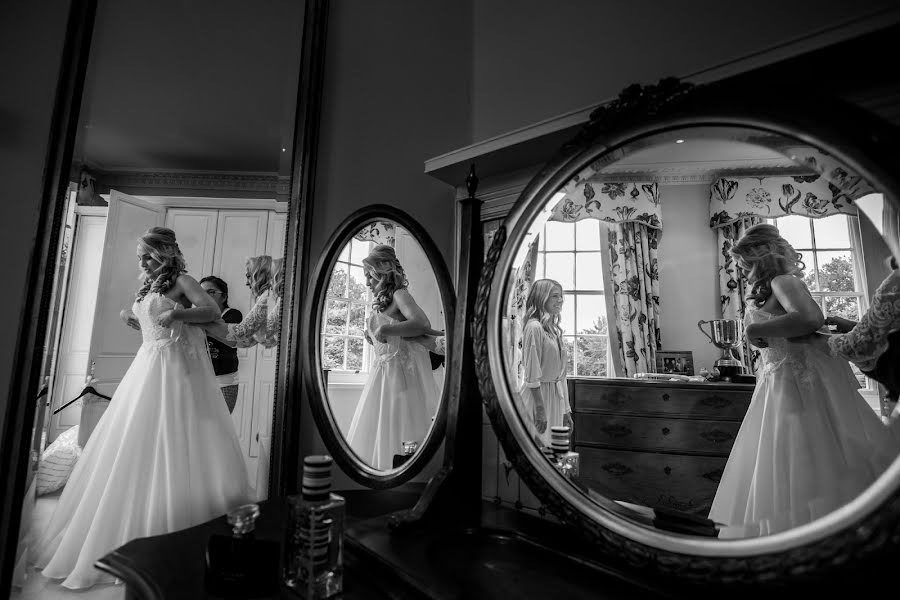 Wedding photographer Verity Sansom (veritysansompho). Photo of 24 October 2017