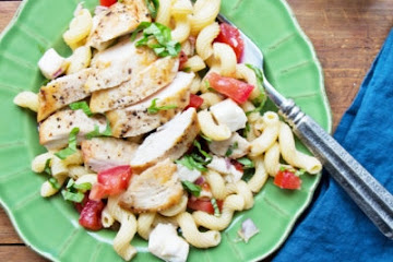 Tomato Mozzarella Pasta Salad