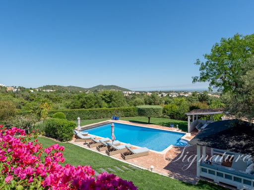 Villa with terrace 2