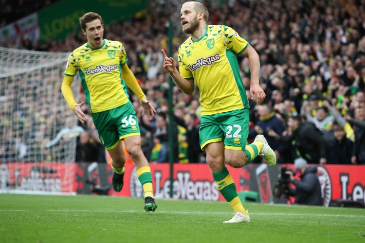 🎥 Un but splendide retarde un peu la promotion de Norwich en Premier League