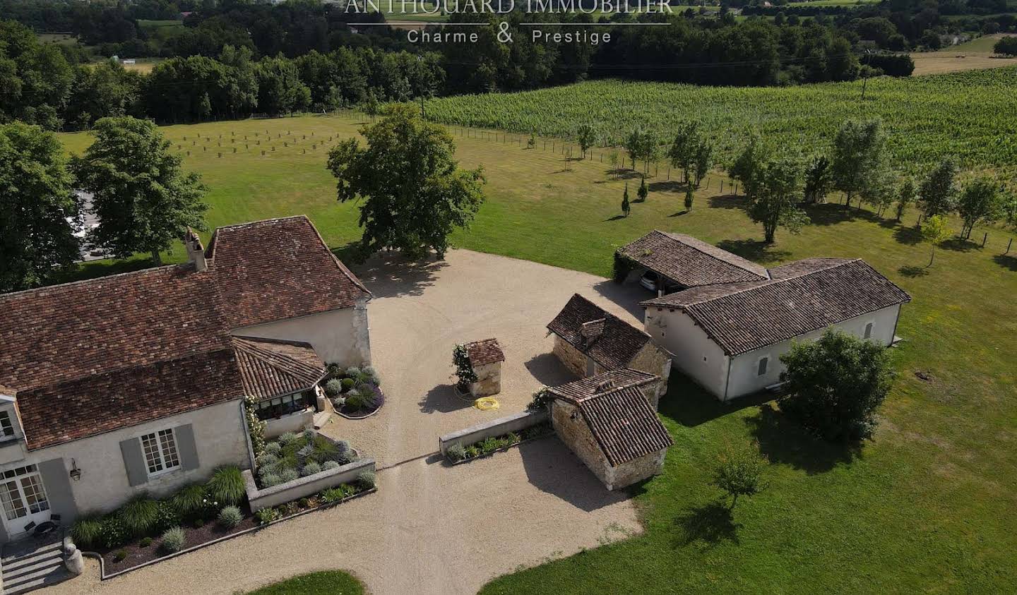 Propriété avec piscine et jardin Bergerac