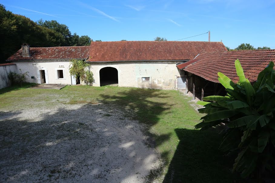 Vente maison 6 pièces 140 m² à Aubeterre-sur-Dronne (16390), 572 000 €