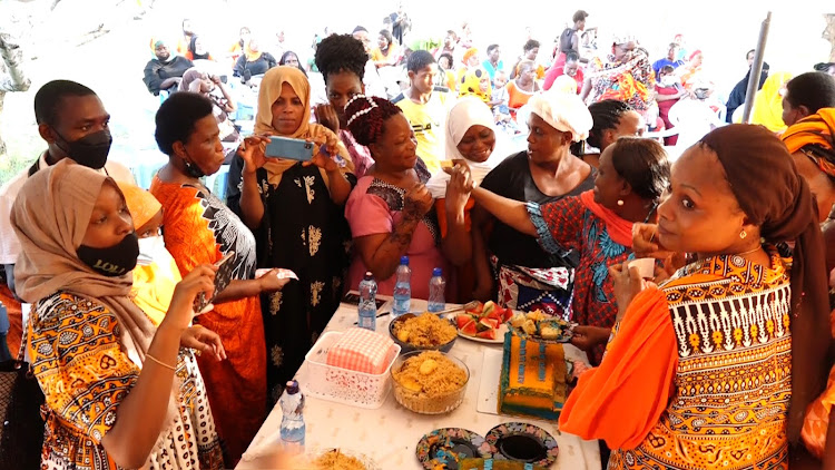 Malindi ODM parliamentary aspirant Amina Mnyazi during an end of year party with women from Malindi