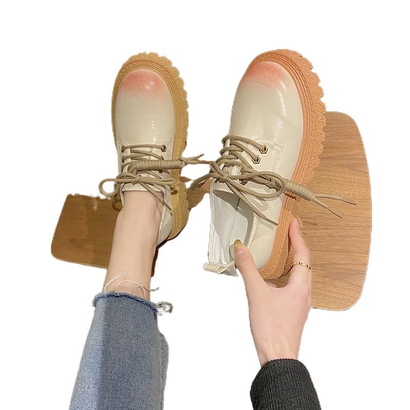 Title 6, Britse kleine leren schoenen dames lente nieuw....