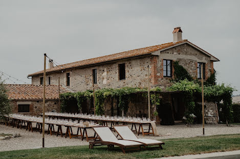 Wedding photographer Emanuele Guadagno (inbiancoenero). Photo of 23 November 2022