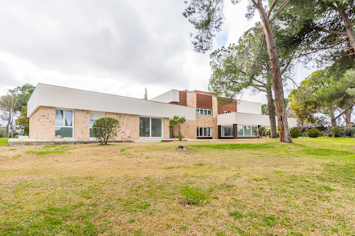 Maison avec piscine et jardin 3
