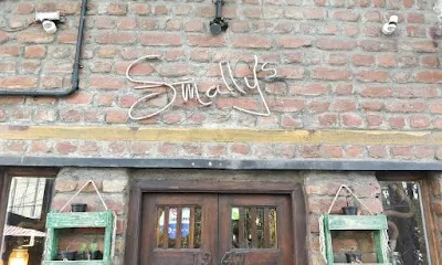 Smallys Resto Cafe