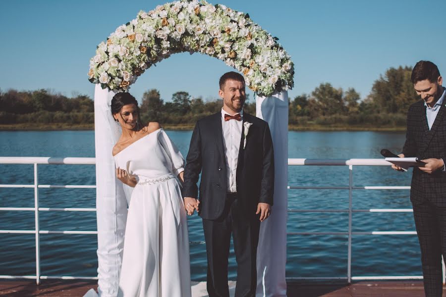 Wedding photographer Alisa Kulikova (volshebnaaya). Photo of 8 November 2019