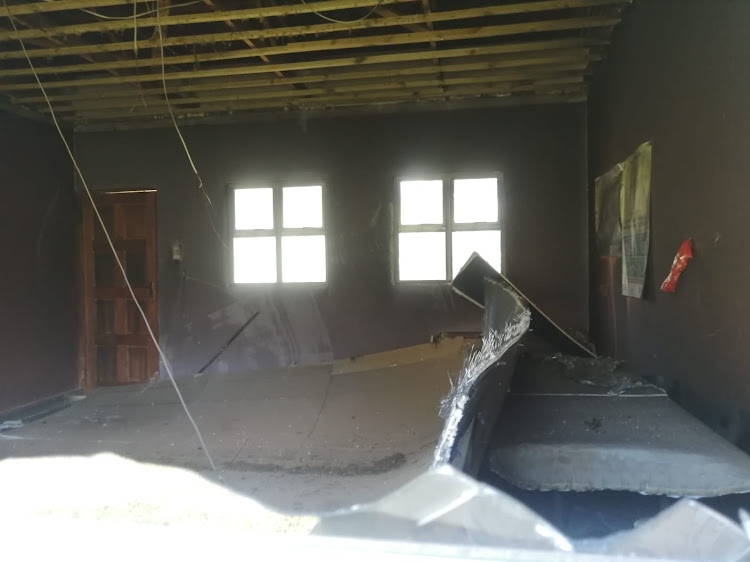 A classroom at the Ntobeko voting station in KwaZulu-Natal was set alight after a dispute concerning the removal of a chief.