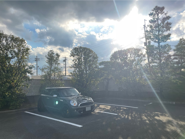 ミニクーパーSの城南宮・ミニクーパーS・R56・洗車後・天気に関するカスタム事例の投稿画像1枚目