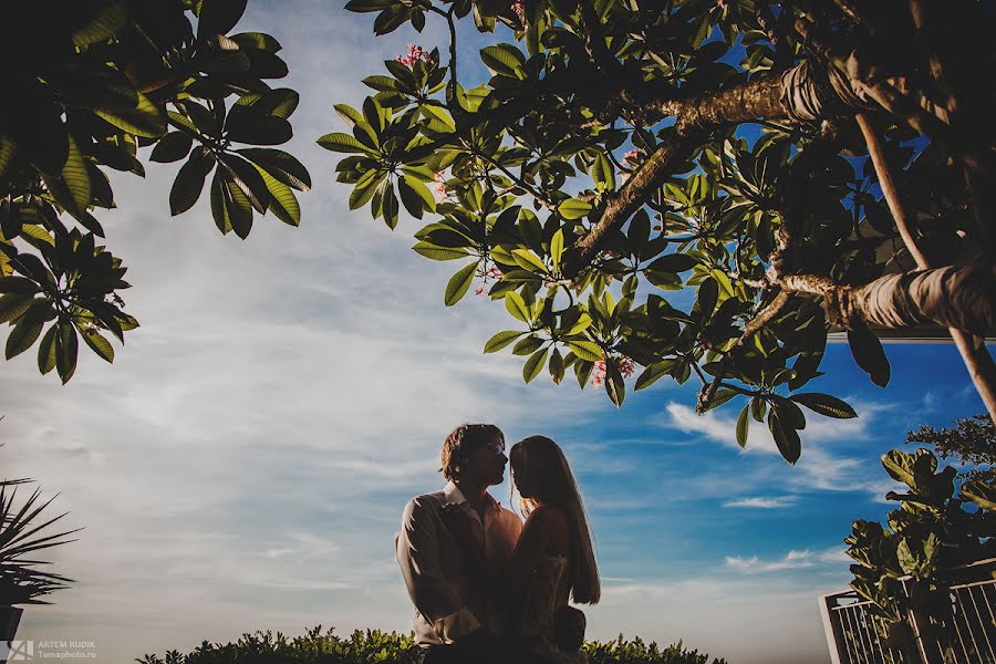 Fotógrafo de casamento Artem Rudik (temaphoto). Foto de 8 de agosto 2019