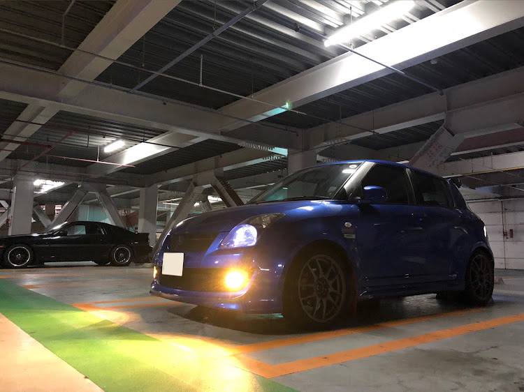 スイフトスポーツのワイスピ好き・駐車場は盛れる・撮影スポット探し・映画観てきた・パワフルスタイルに関するカスタム事例の投稿画像3枚目