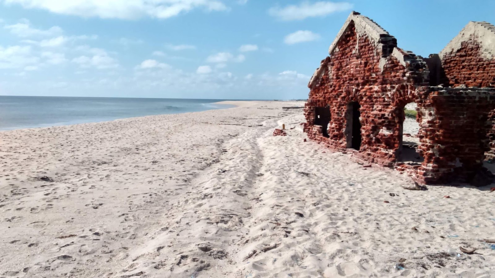 South India itinerary, abandoned building in Dhanushkodi, Tamil Nadu, India