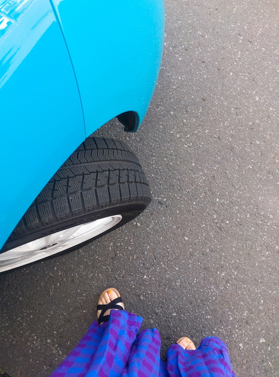 WiLLサイファの足元コラボ・洗車・スイーツテロに関するカスタム事例の投稿画像1枚目
