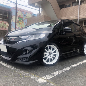 フィット GK5