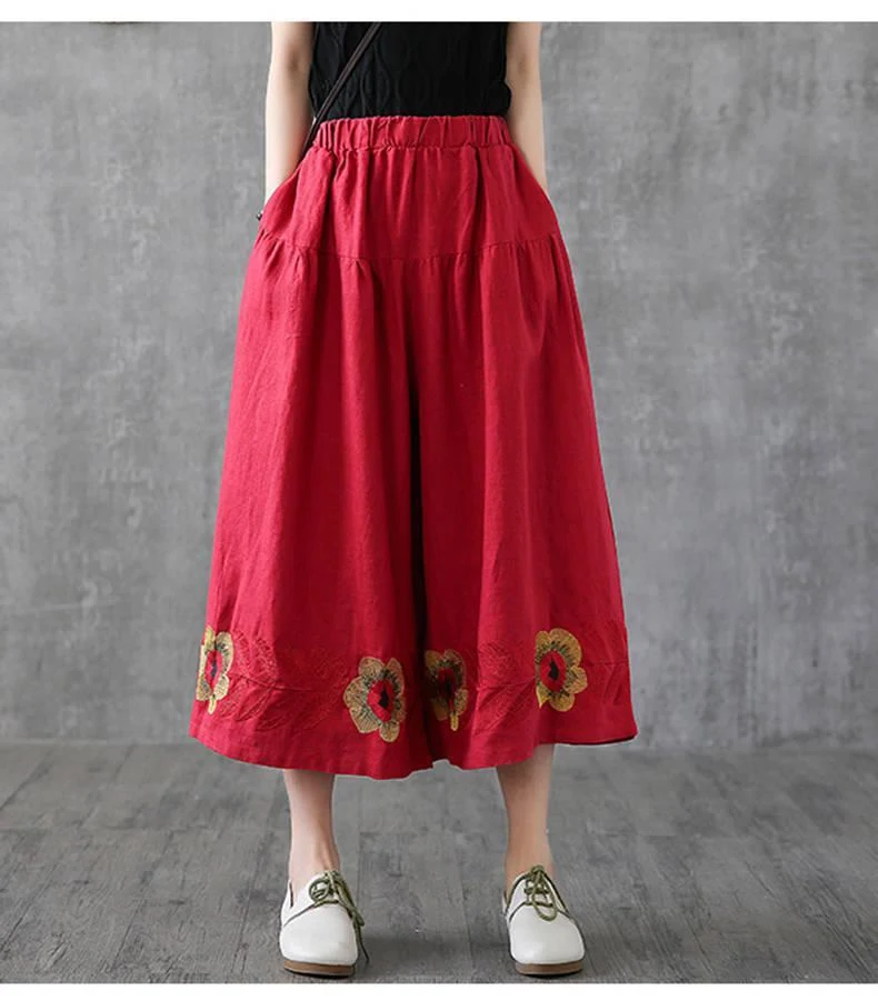 Calças femininas novas de verão, estilo retrô, em cânhamo com bordado floral. Perfeitas para um visual fresco e confortável nos dias quentes.