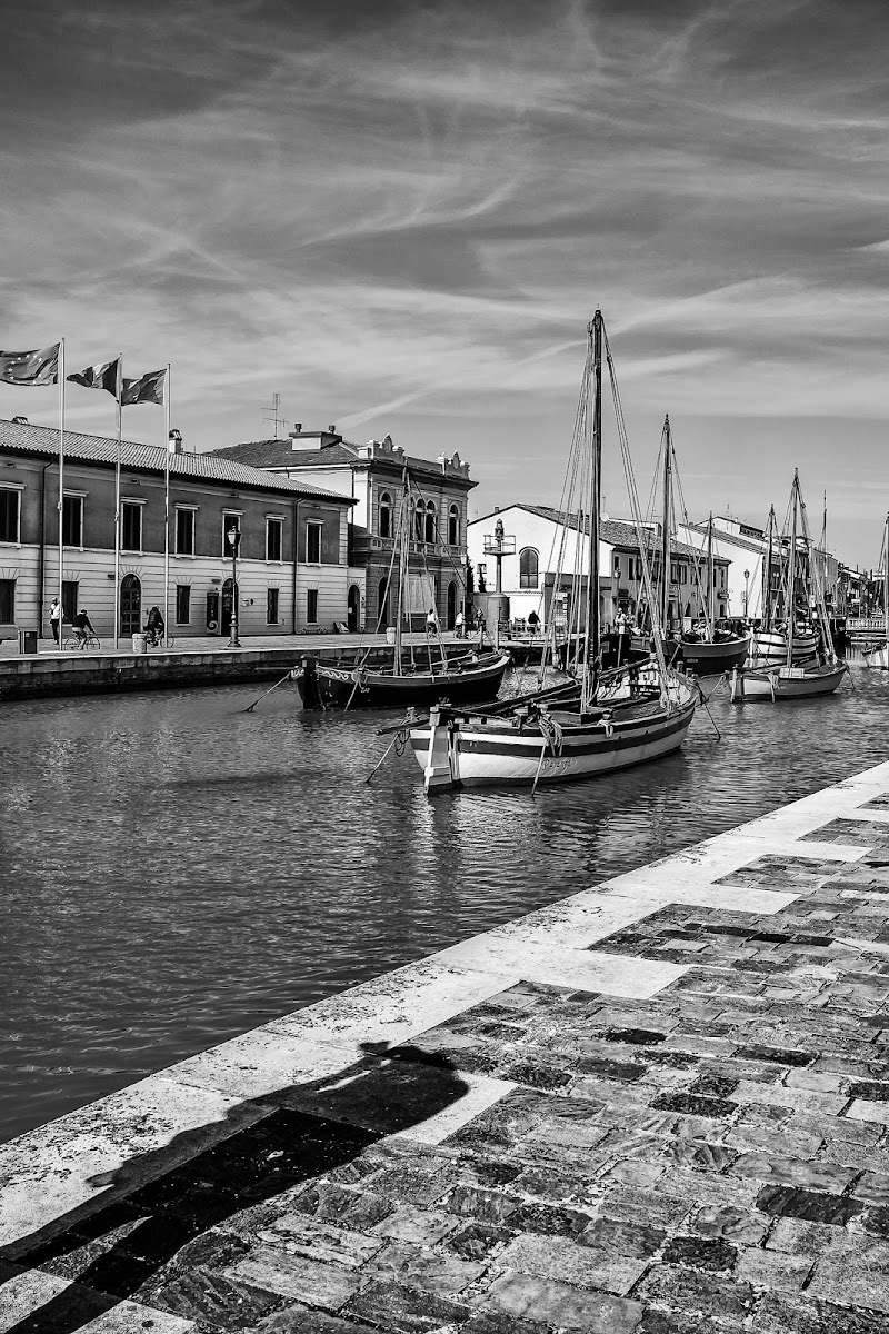 un fotografo nell'ombra di utente cancellato