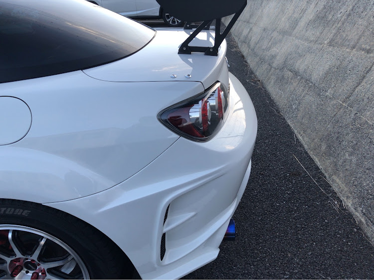 RX-8の洗車・セクシーボディ選手権・ツヤツヤボディー・ワックスに関するカスタム事例の投稿画像4枚目
