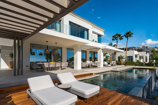 Villa avec piscine et jardin 4