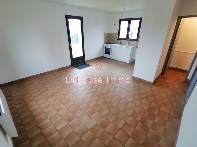 Vente maison 2 pièces 42 m² à Les Ormes (86220), 65 400 €