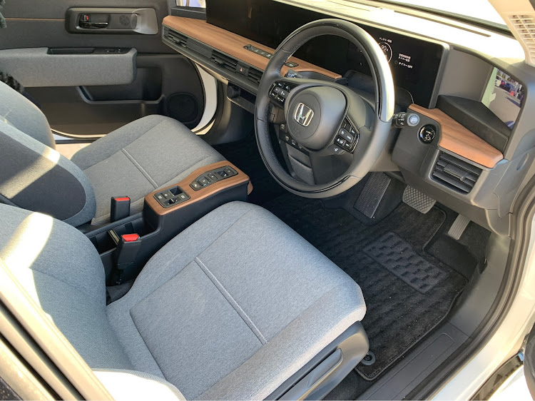 レンジローバーヴォーグのクイーンエリザベス丸・ホンダe・にゃあの適当インプレ・航続距離100キロ・イクイク号に関するカスタム事例の投稿画像6枚目