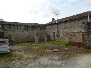 maison à Brie-sous-Matha (17)