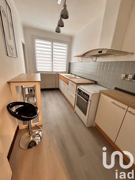 Location meublée appartement 4 pièces 89 m² à Aytre (17440), 1 350 €