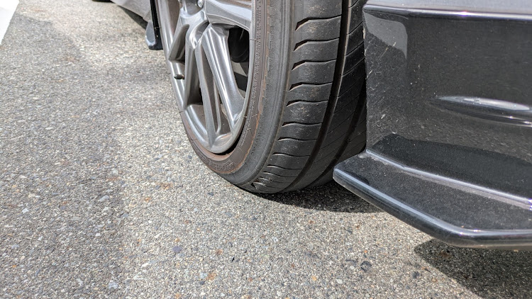 BRZのパンクしとるやないかい!!・お題とは無関係・みなさんもパンク気をつけてに関するカスタム事例の投稿画像2枚目