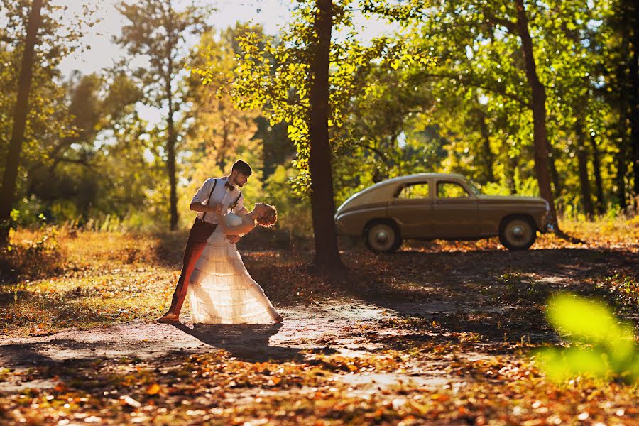 Fotógrafo de casamento Yaroslav Belousov (yarbel). Foto de 11 de janeiro 2015