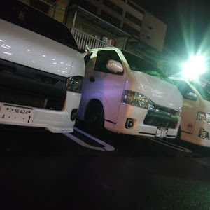 ハイエースバン TRH200V