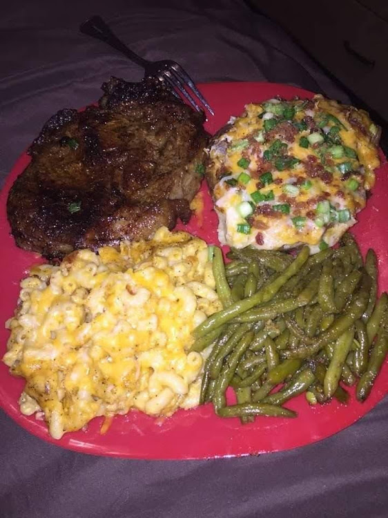 Green beans with steak and mashroom pasta