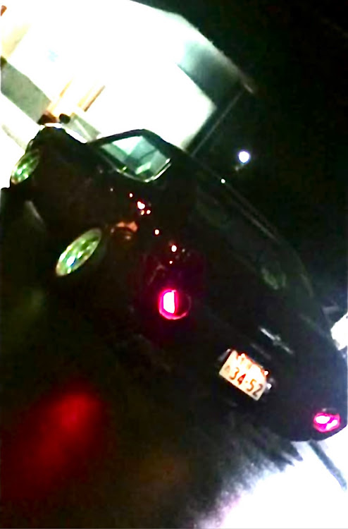 ローレルのブタケツローレル・KHC130ローレル・A.S.H.オイル・オオミズアオ・夜洗車は蛾だらけに関するカスタム事例の投稿画像1枚目