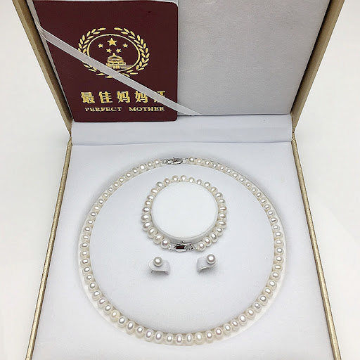 Title 1, Bead Necklace Set Gift