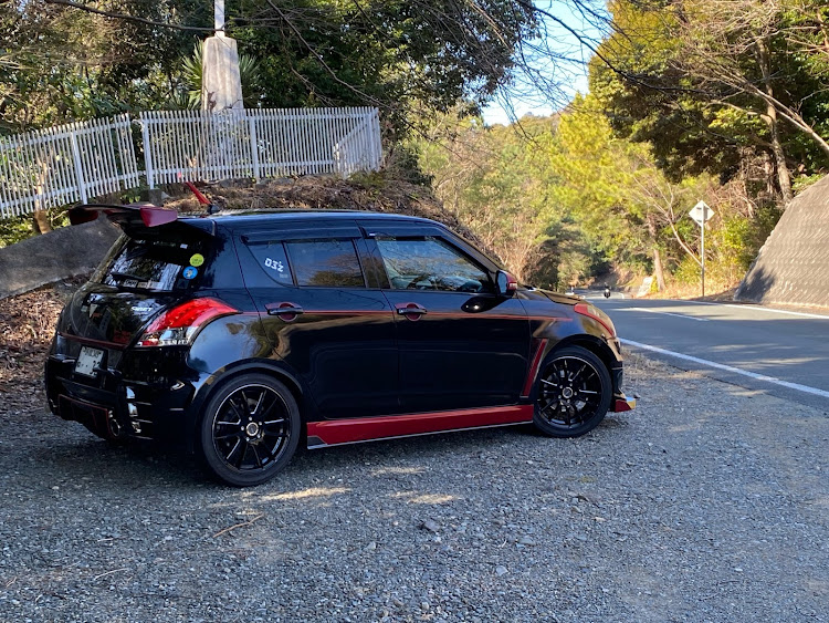 スイフトスポーツの一筋の光へ・閃光になりたいカピ・理性なんて置いてこい・Team 03'z・お気に入りポイントに関するカスタム事例の投稿画像2枚目