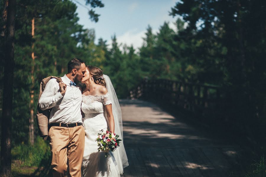 Fotógrafo de casamento Aleksandr Zavarzin (zavarzin1987). Foto de 8 de agosto 2016