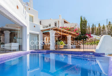 Villa with pool and terrace 4